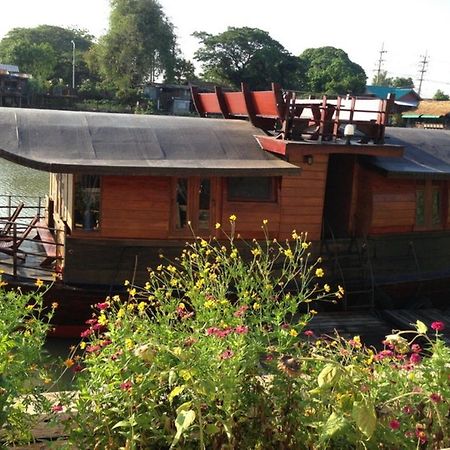Ayothaya Riverside House Аюттхая Экстерьер фото